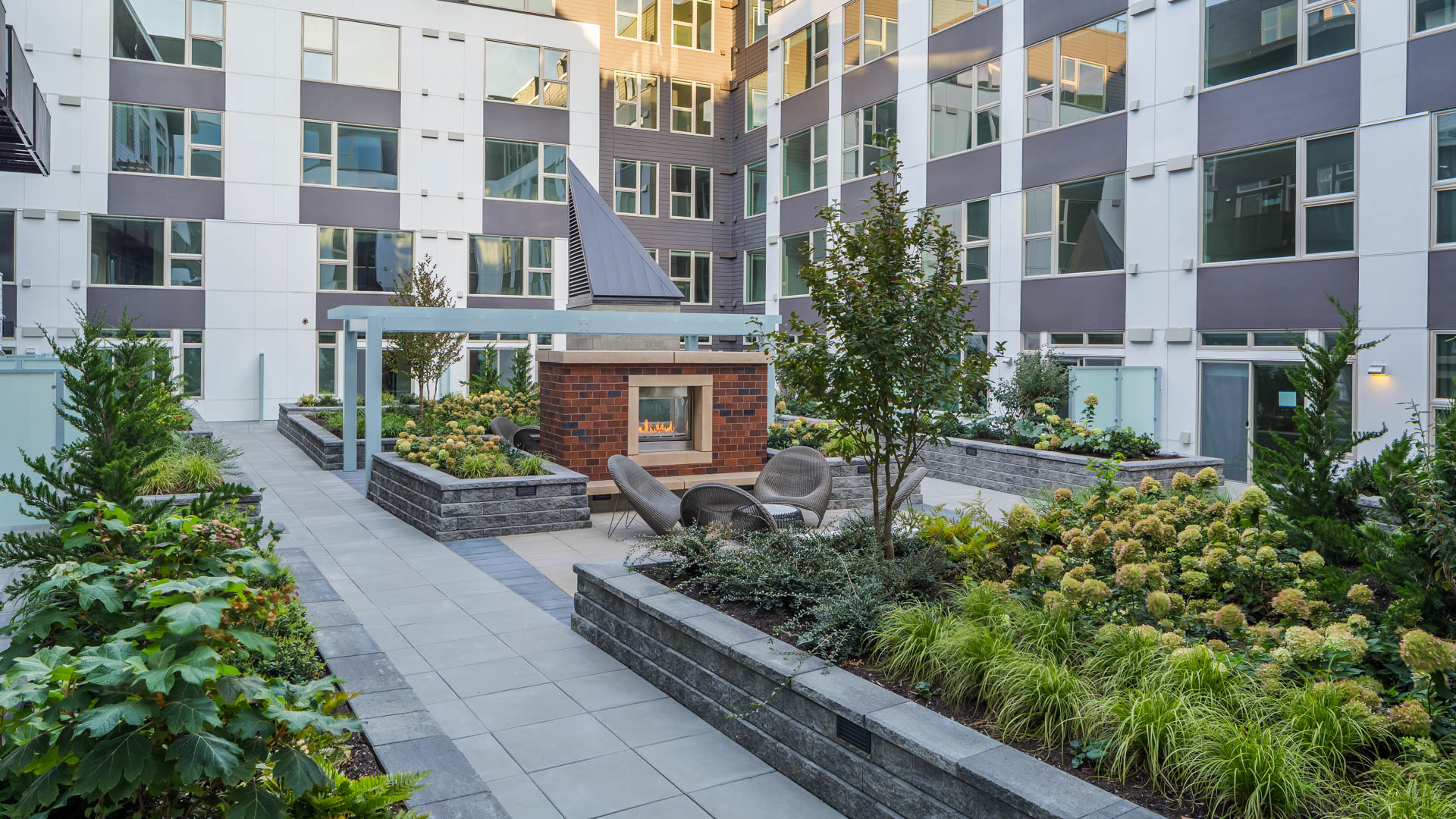Courtyard at Venn at Main Apartments (2 of 4)