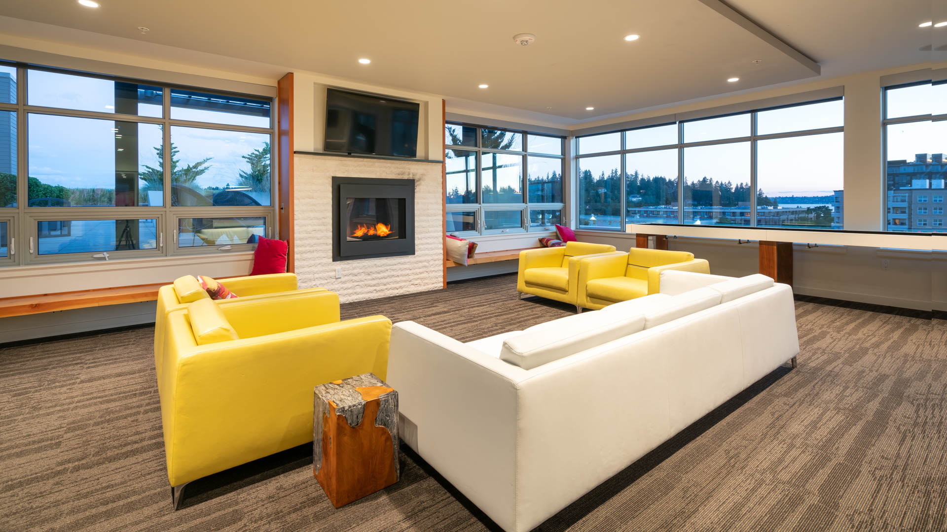 Lounge at Venn at Main Apartments (2 of 5)