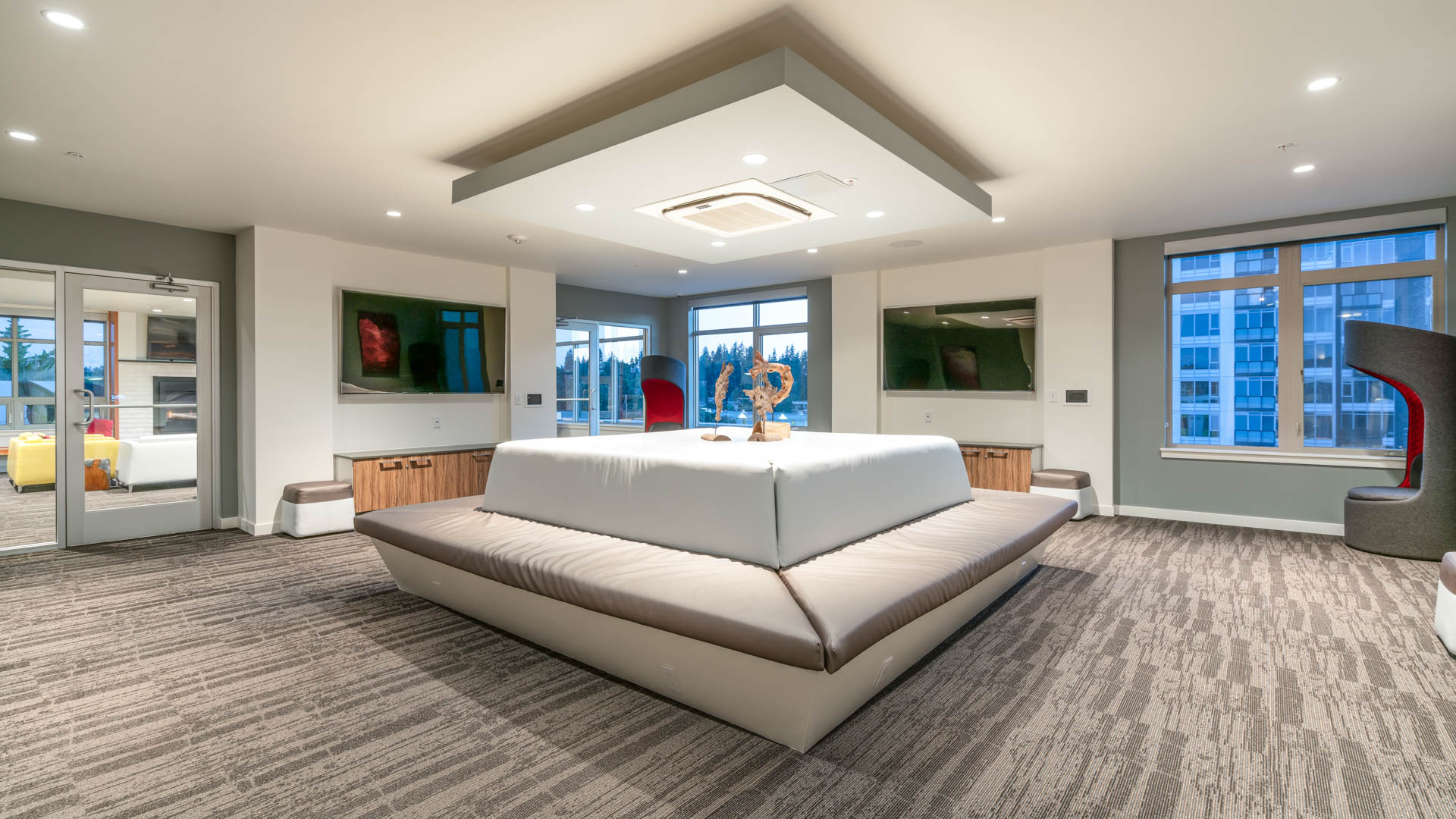 Lounge at Venn at Main Apartments (4 of 5)