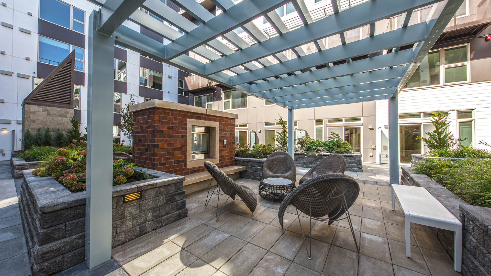 Courtyard at Venn at Main Apartments (1 of 4)