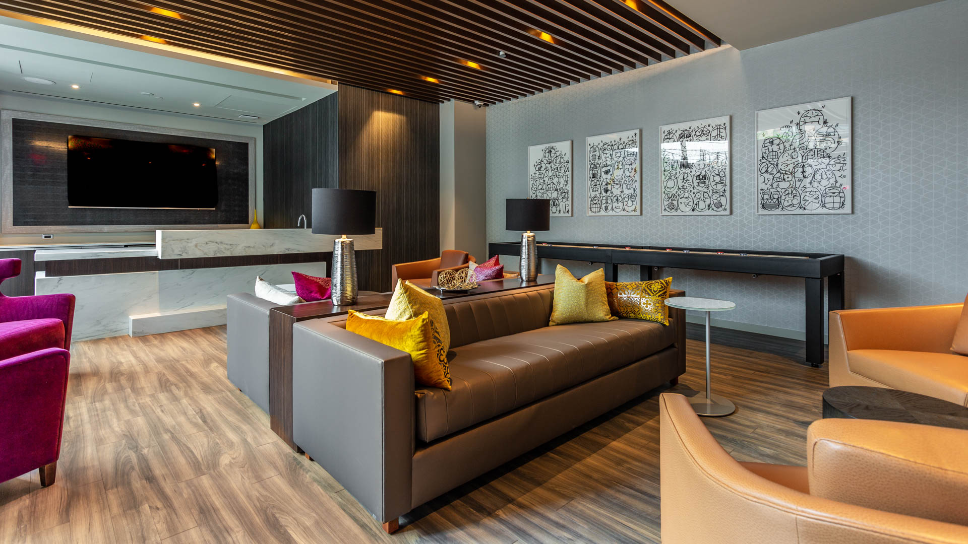 Lounge at 100K Apartments (6 of 7)