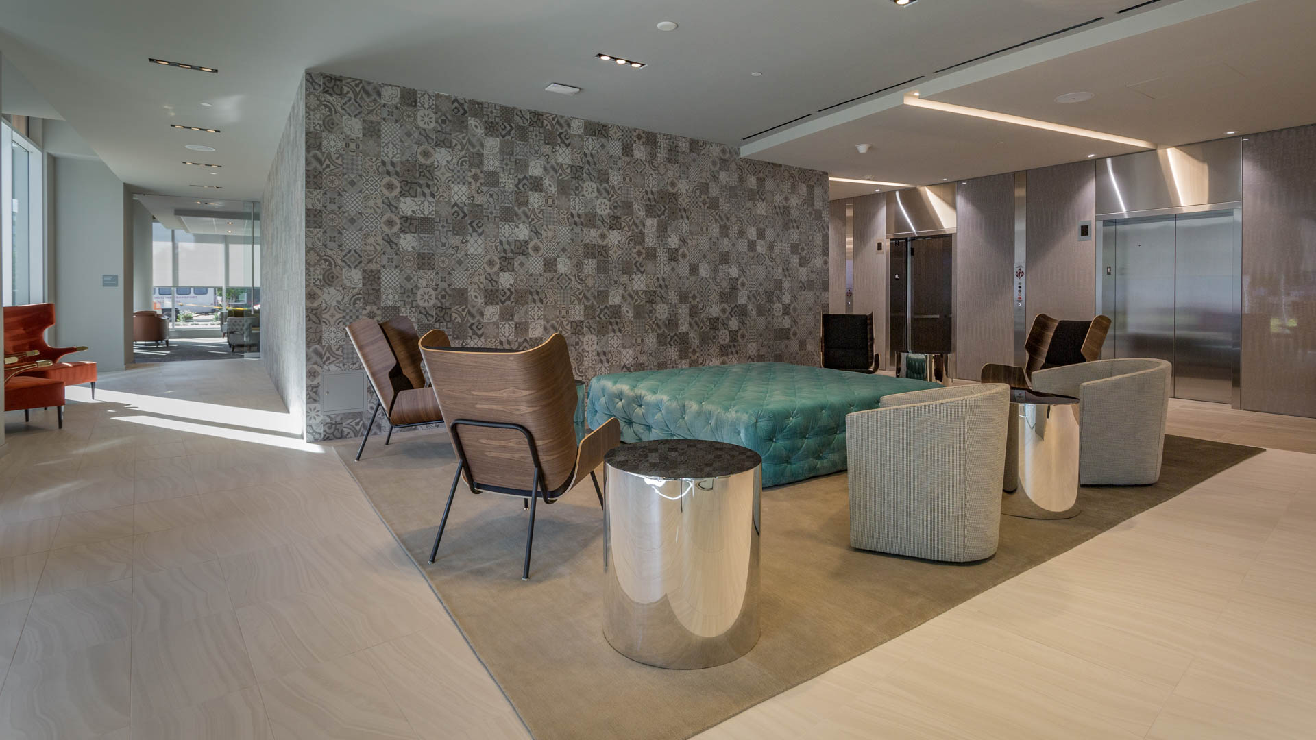 Lounge at 100K Apartments (3 of 7)