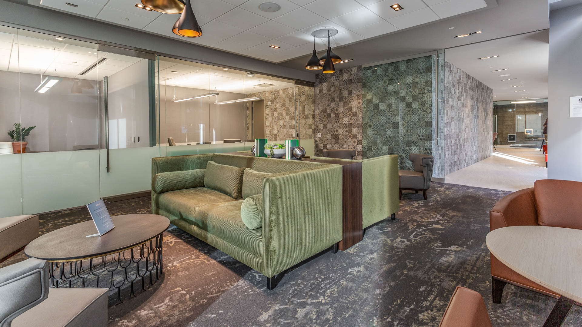 Lounge at 100K Apartments (4 of 7)