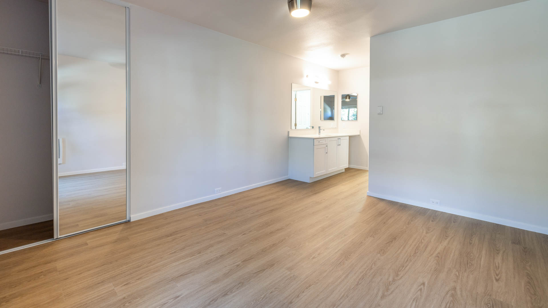 Pearl Apartments 2 of 11