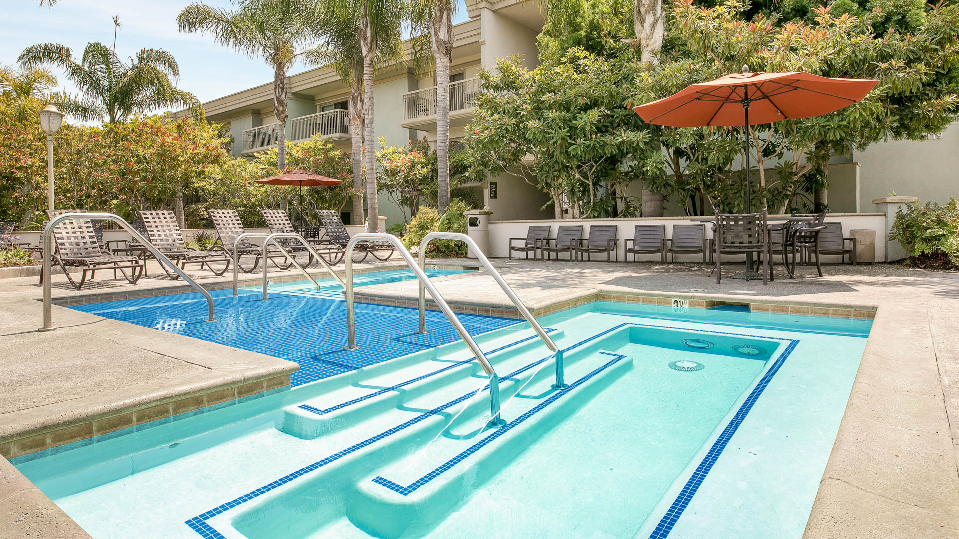 Pool at Pearl Apartments (3 of 6)