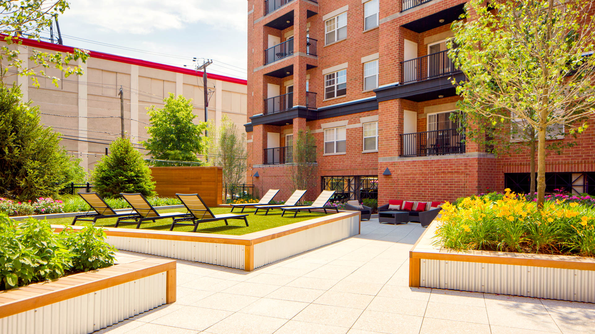 Courtyard at The Rivington Apartments (4 of 5)