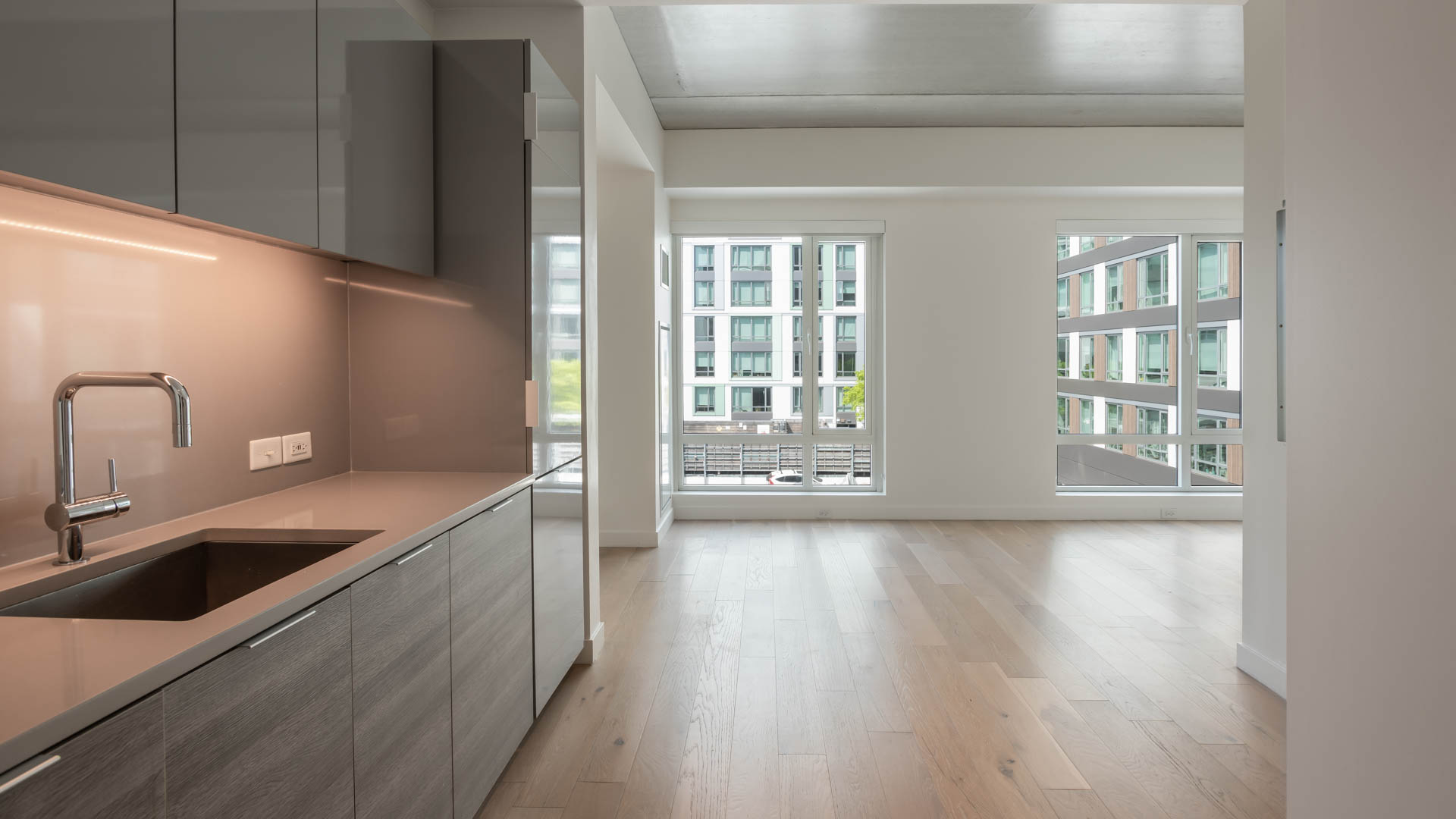 Troy Boston Apartments 3 of 6