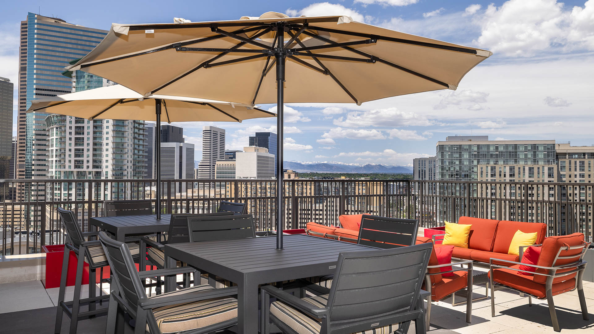 Roof deck at Radius Uptown Apartments (1 of 2)
