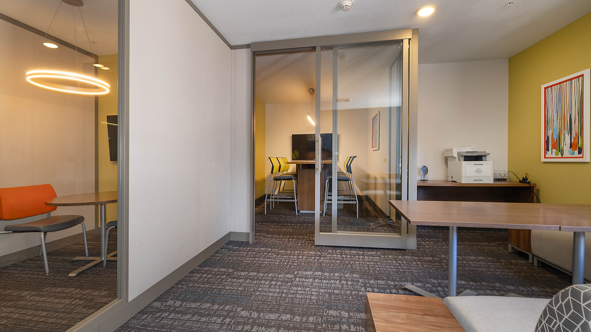 Work space at Radius Uptown Apartments