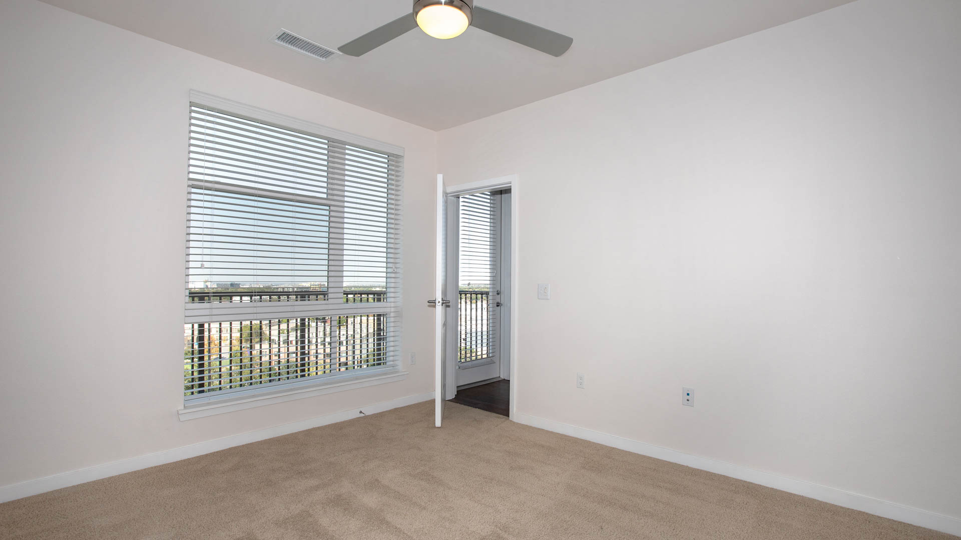 Radius Uptown Apartments 3 of 7