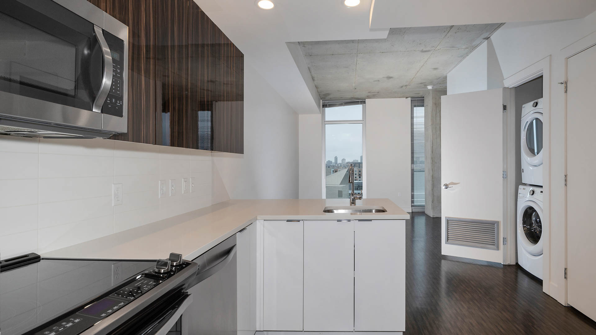 Eviva on Cherokee Apartments 4 of 8