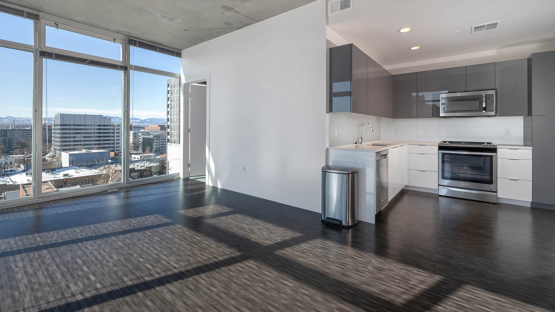 Eviva on Cherokee Apartments 4 of 12