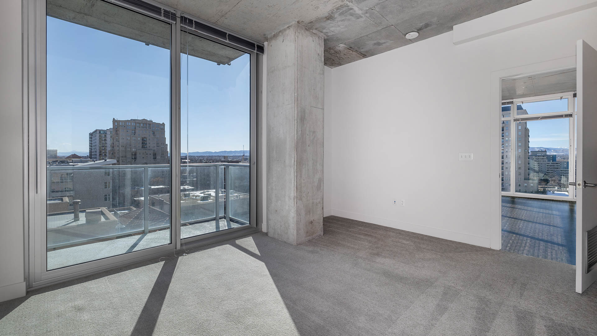 Eviva on Cherokee Apartments 1 of 12