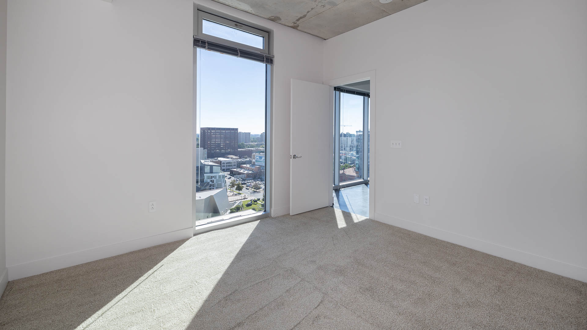 Eviva on Cherokee Apartments 31 of 56