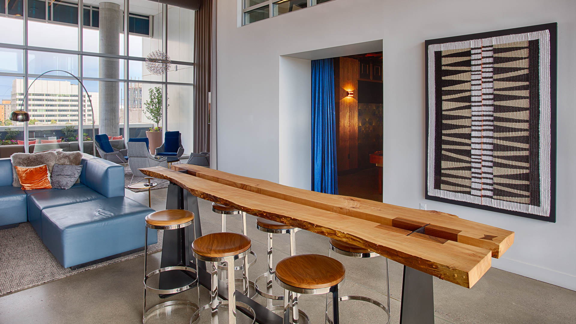 Lounge at Eviva on Cherokee Apartments (1 of 2)