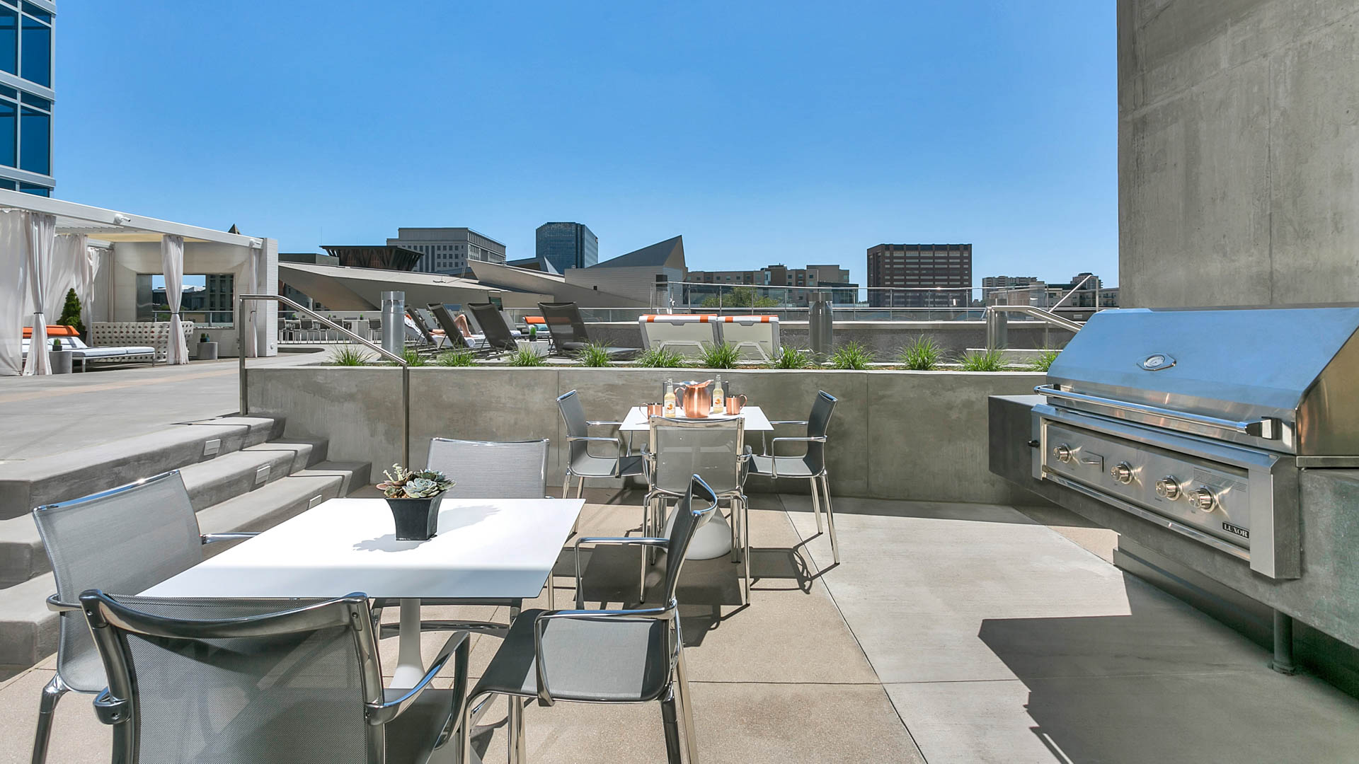 Grill area at Eviva on Cherokee Apartments