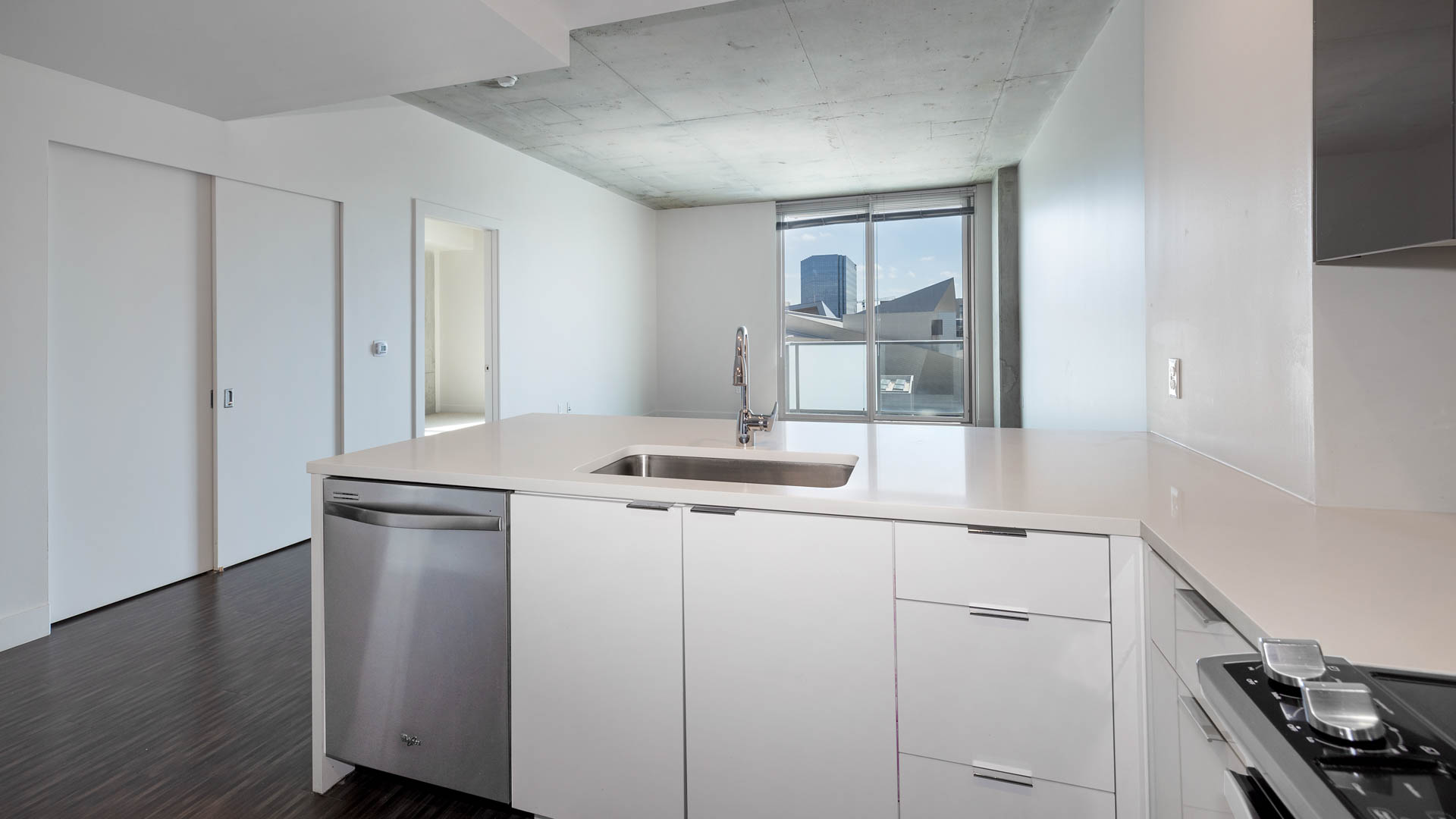 Eviva on Cherokee Apartments 2 of 9