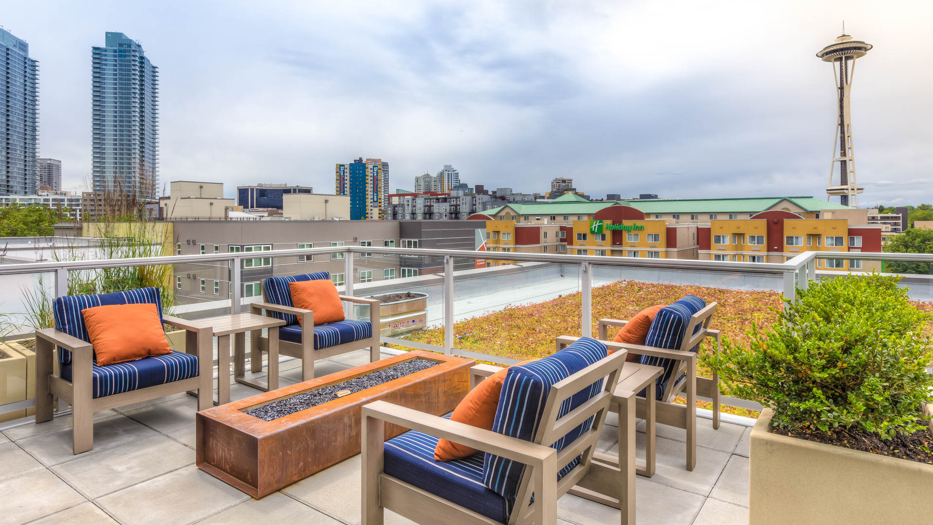 Roof deck at Mark on 8th Apartments