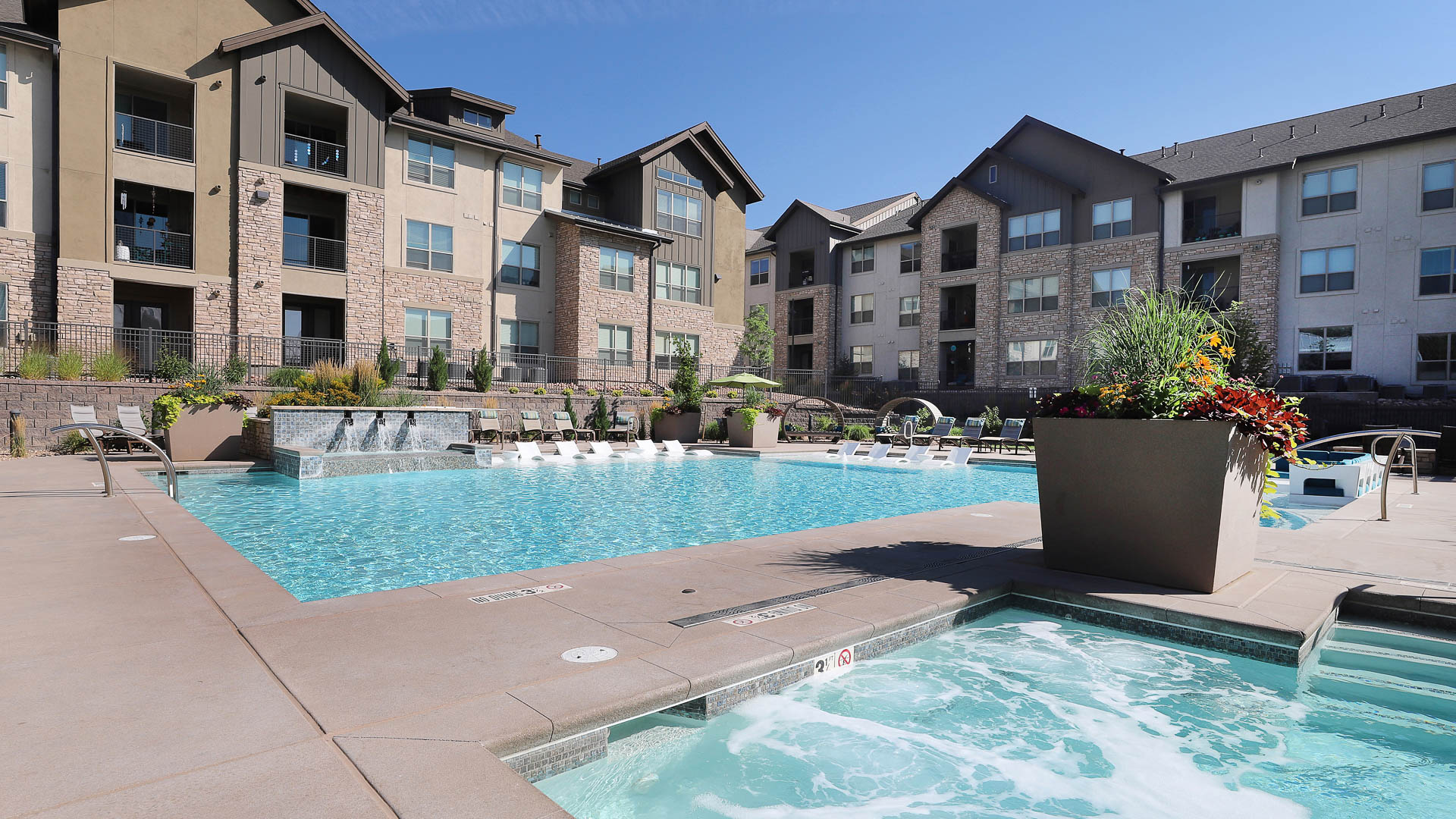 Pool at Venue at the Promenade Apartments (3 of 8)