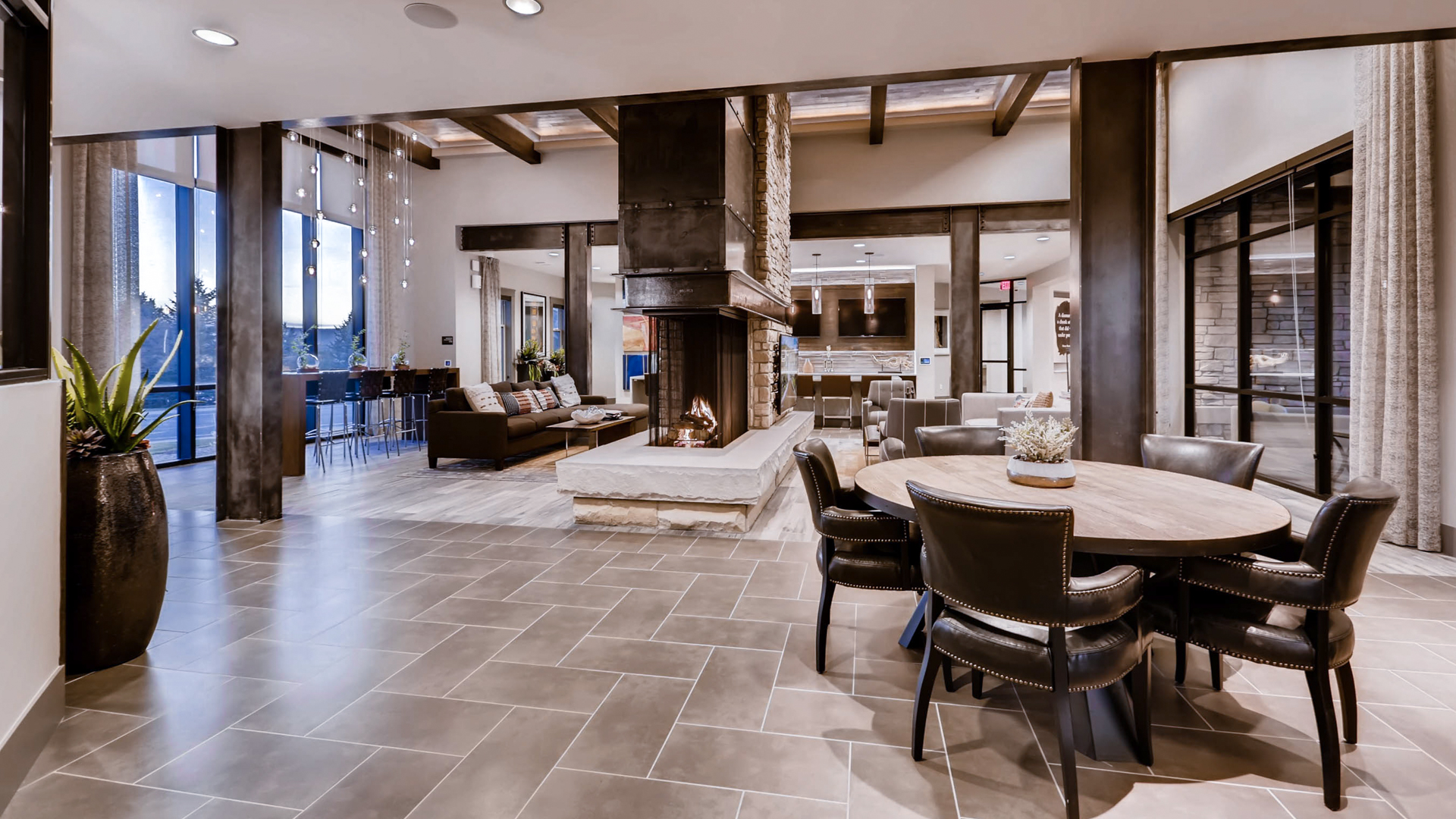 Lounge at Venue at the Promenade Apartments (2 of 2)