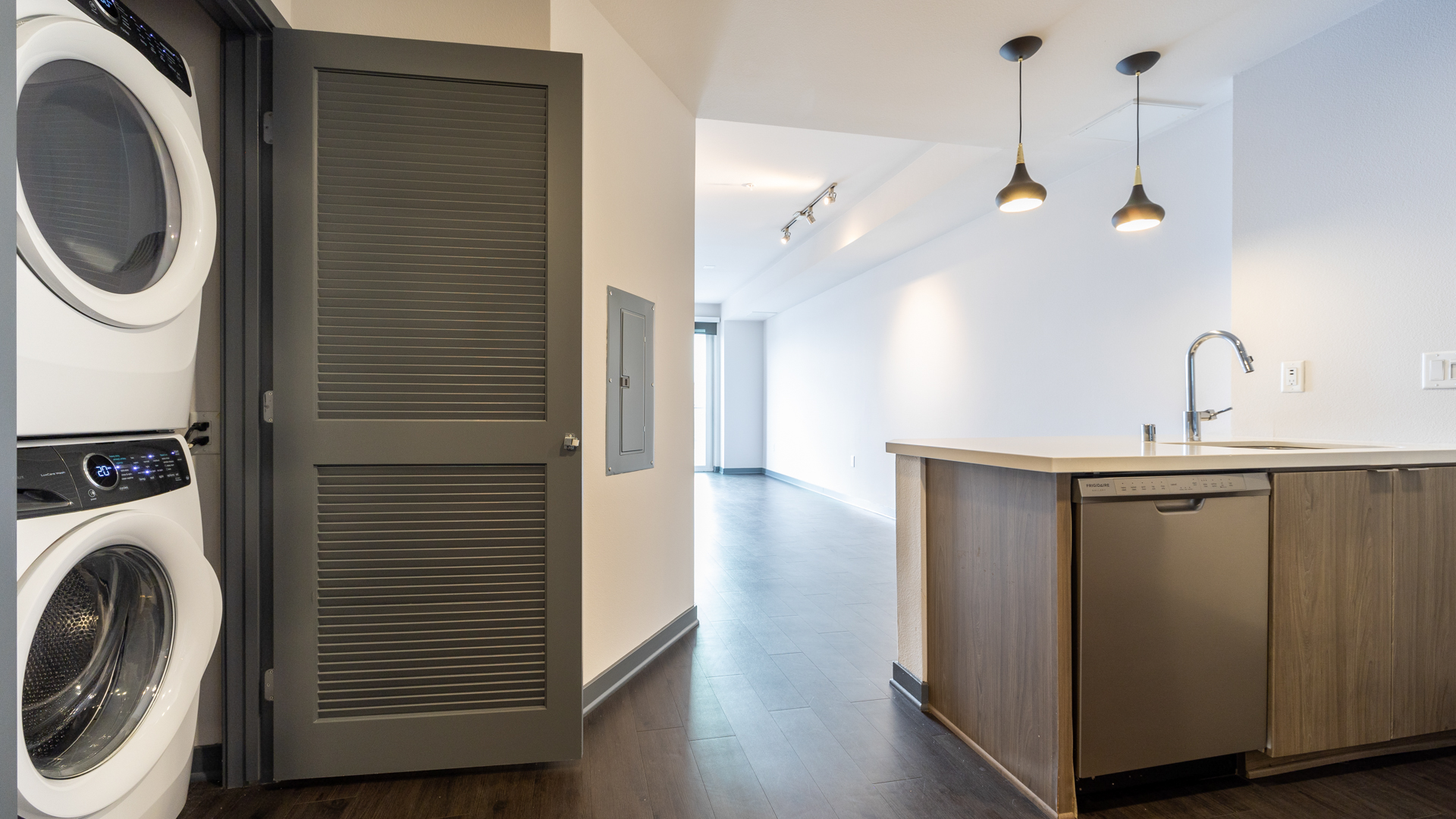 STOA Apartments 2 of 7