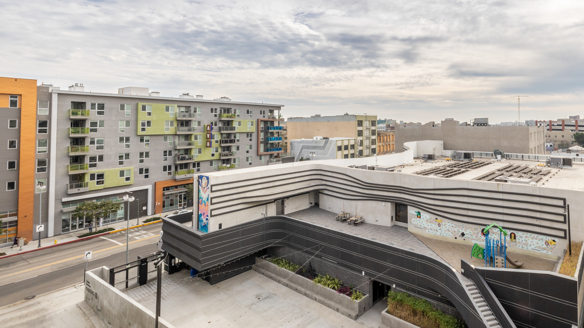 STOA Apartments 4 of 7