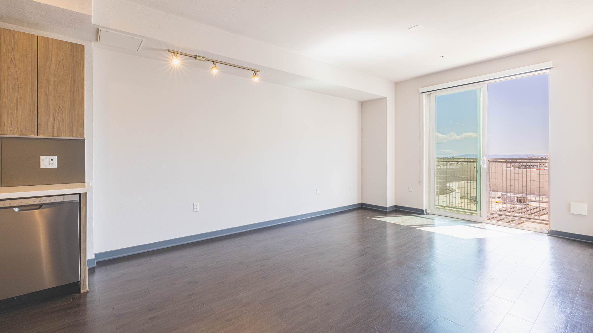 STOA Apartments 3 of 7