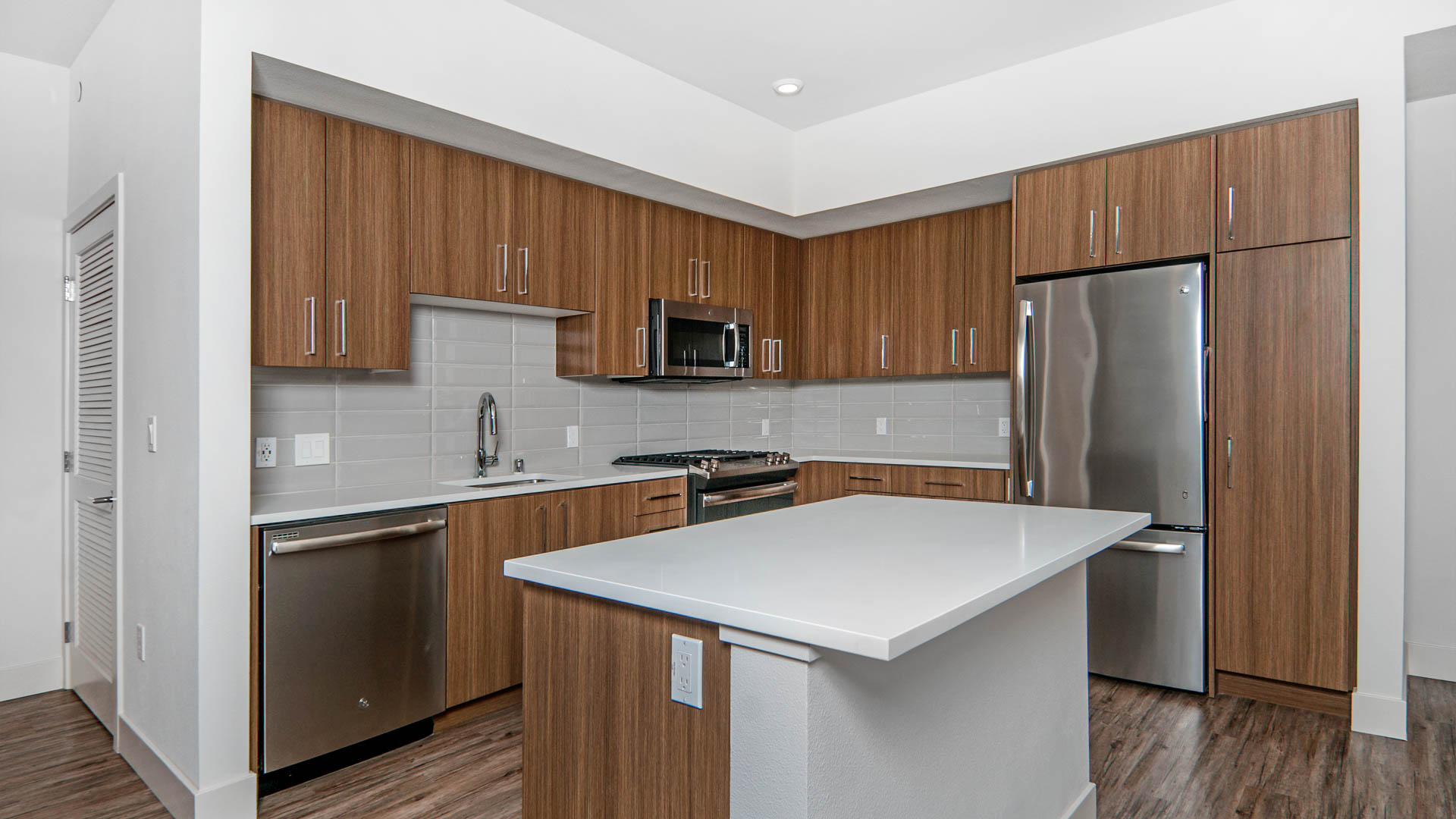 Huxley Apartments 9 of 12