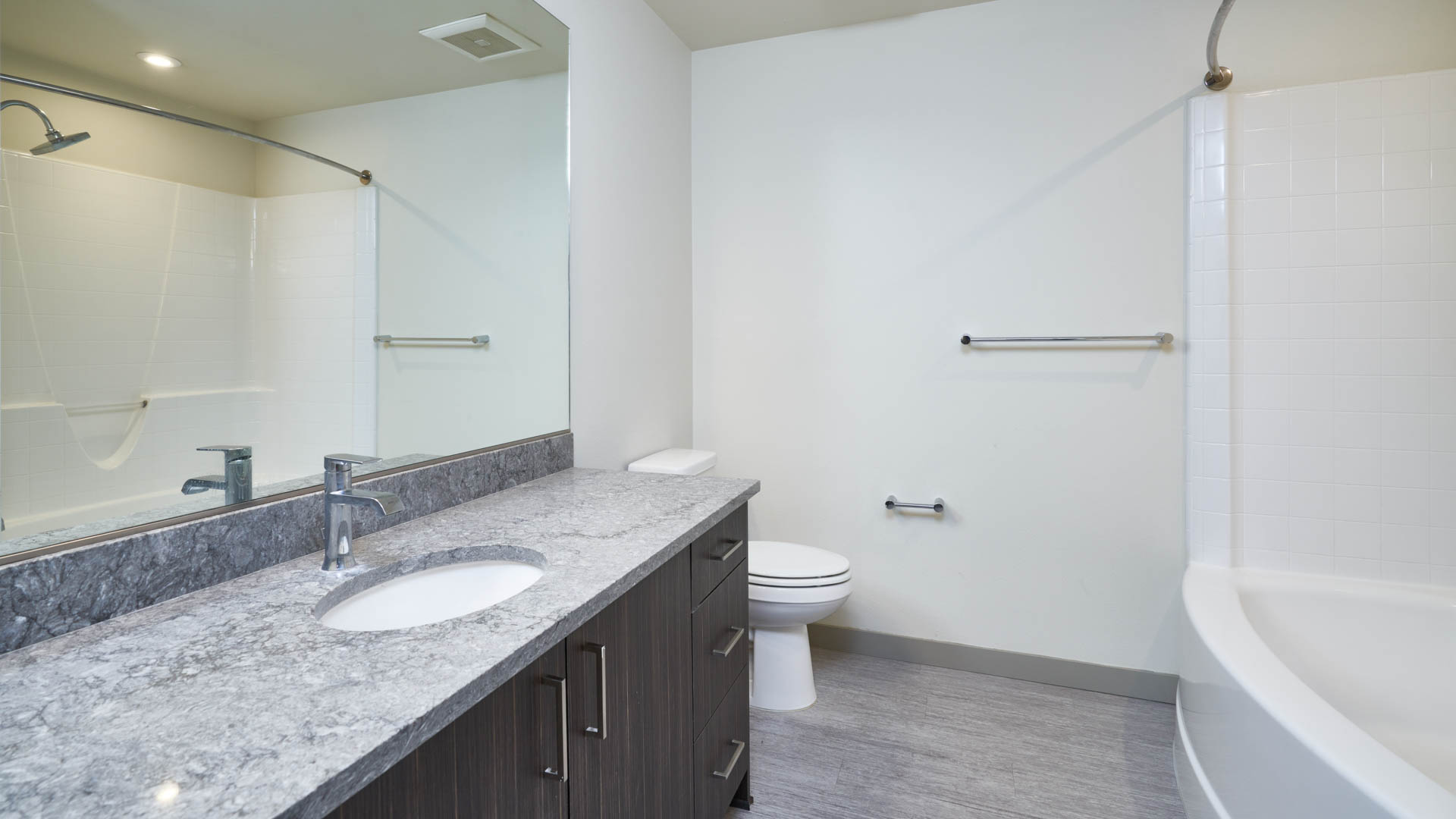 Saxton Apartments 32 of 60