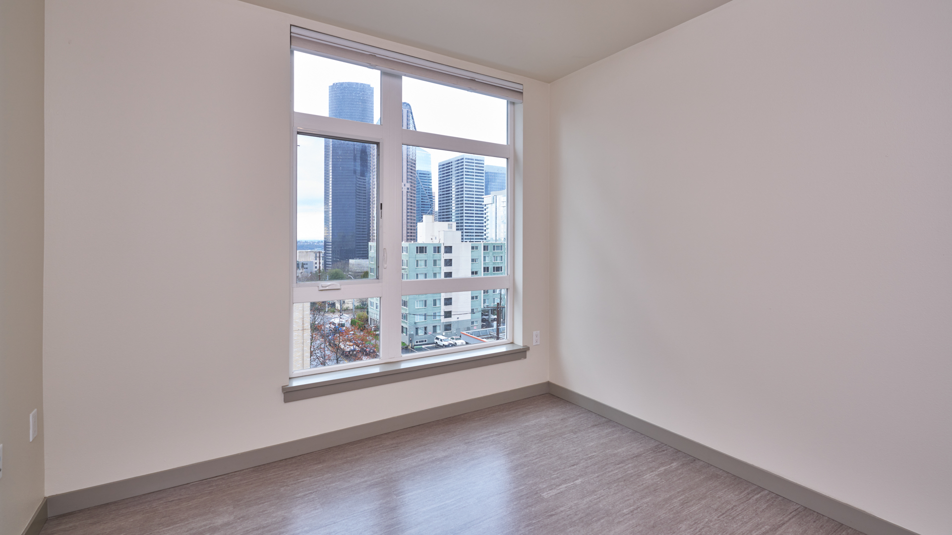 Saxton Apartments 4 of 12