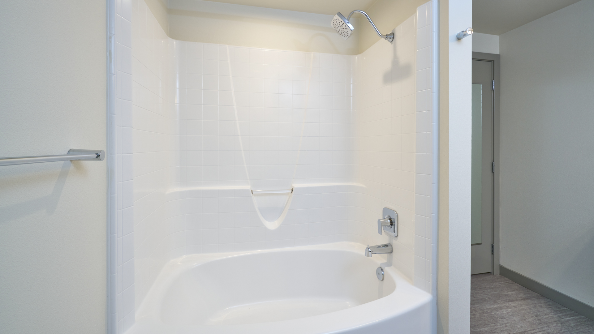 Saxton Apartments 7 of 12