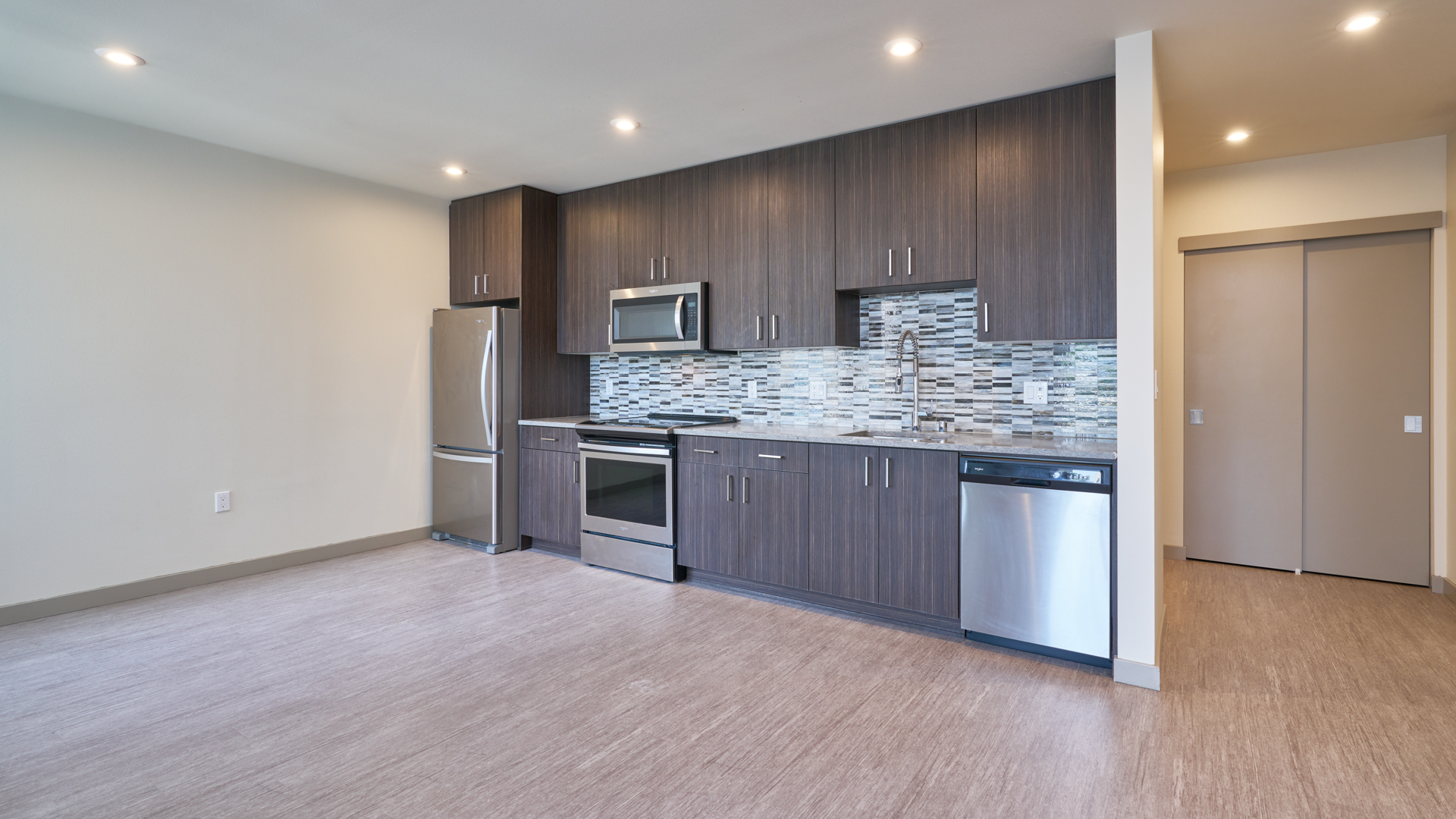 Saxton Apartments 6 of 14