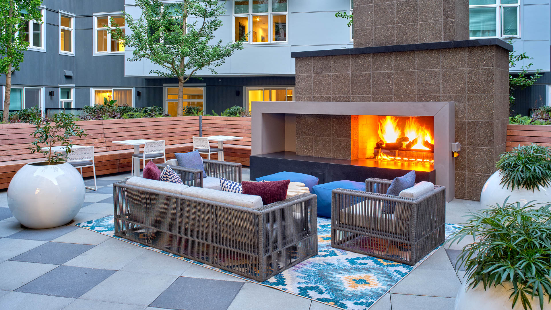Courtyard at Saxton Apartments