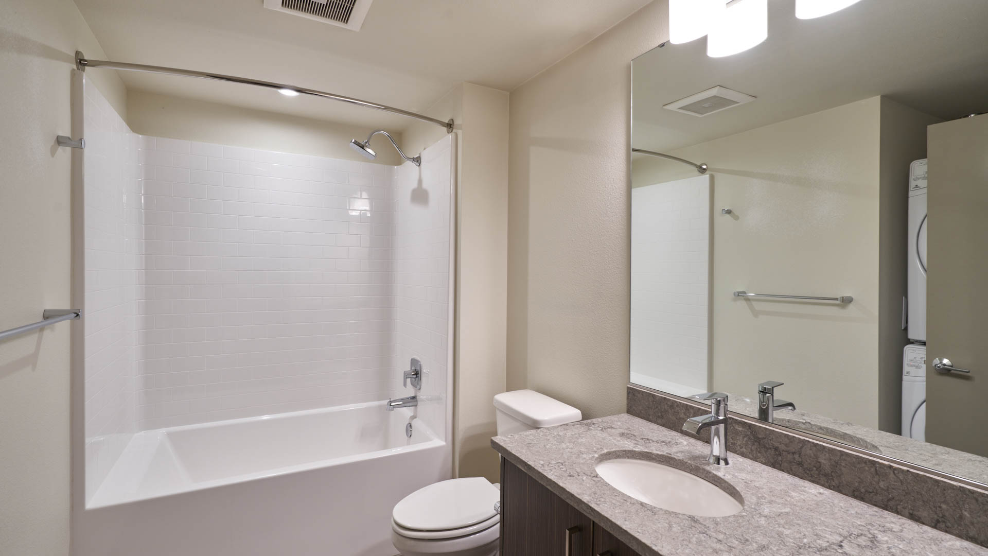 Saxton Apartments 2 of 7