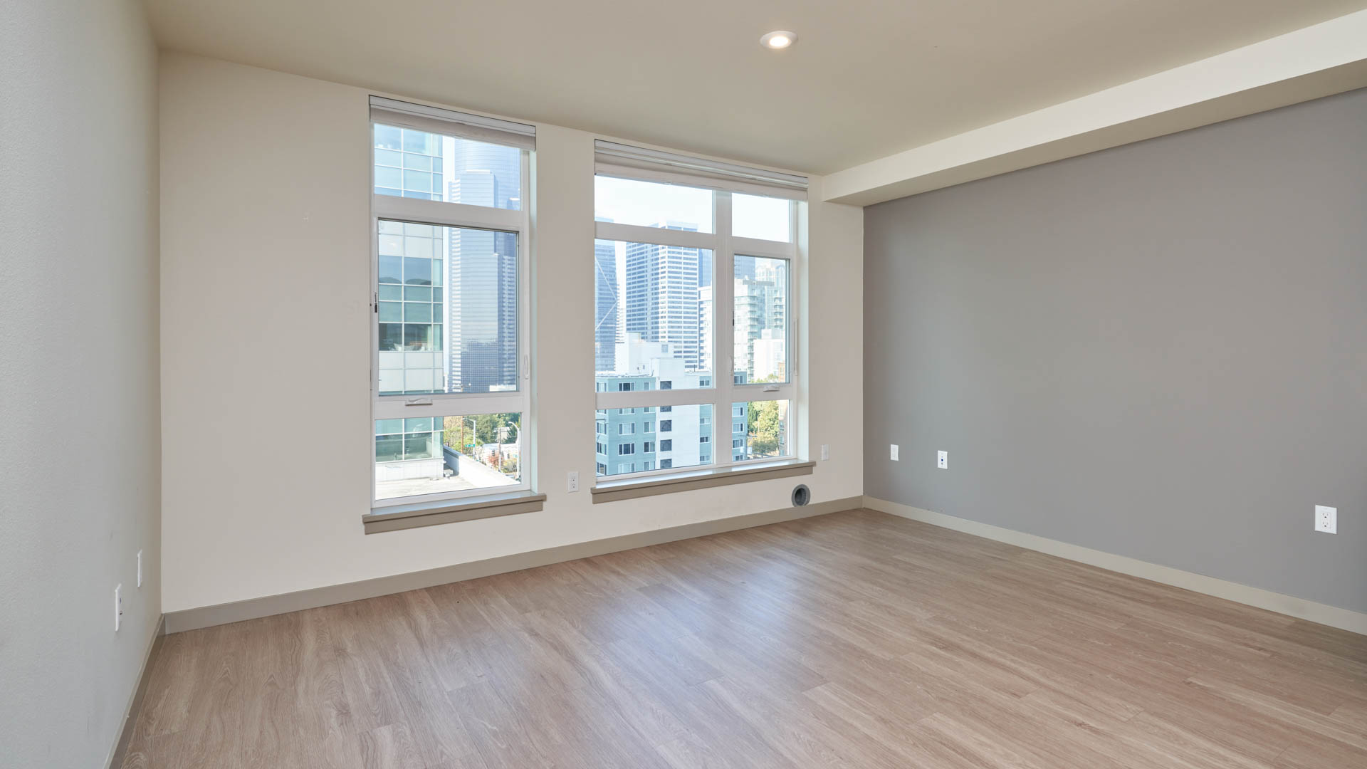Saxton Apartments 3 of 7