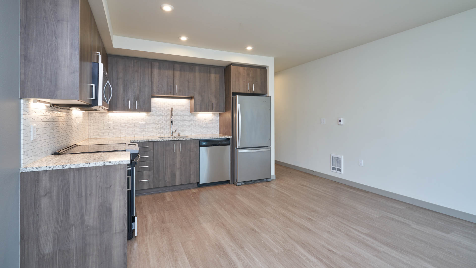 Saxton Apartments 5 of 7