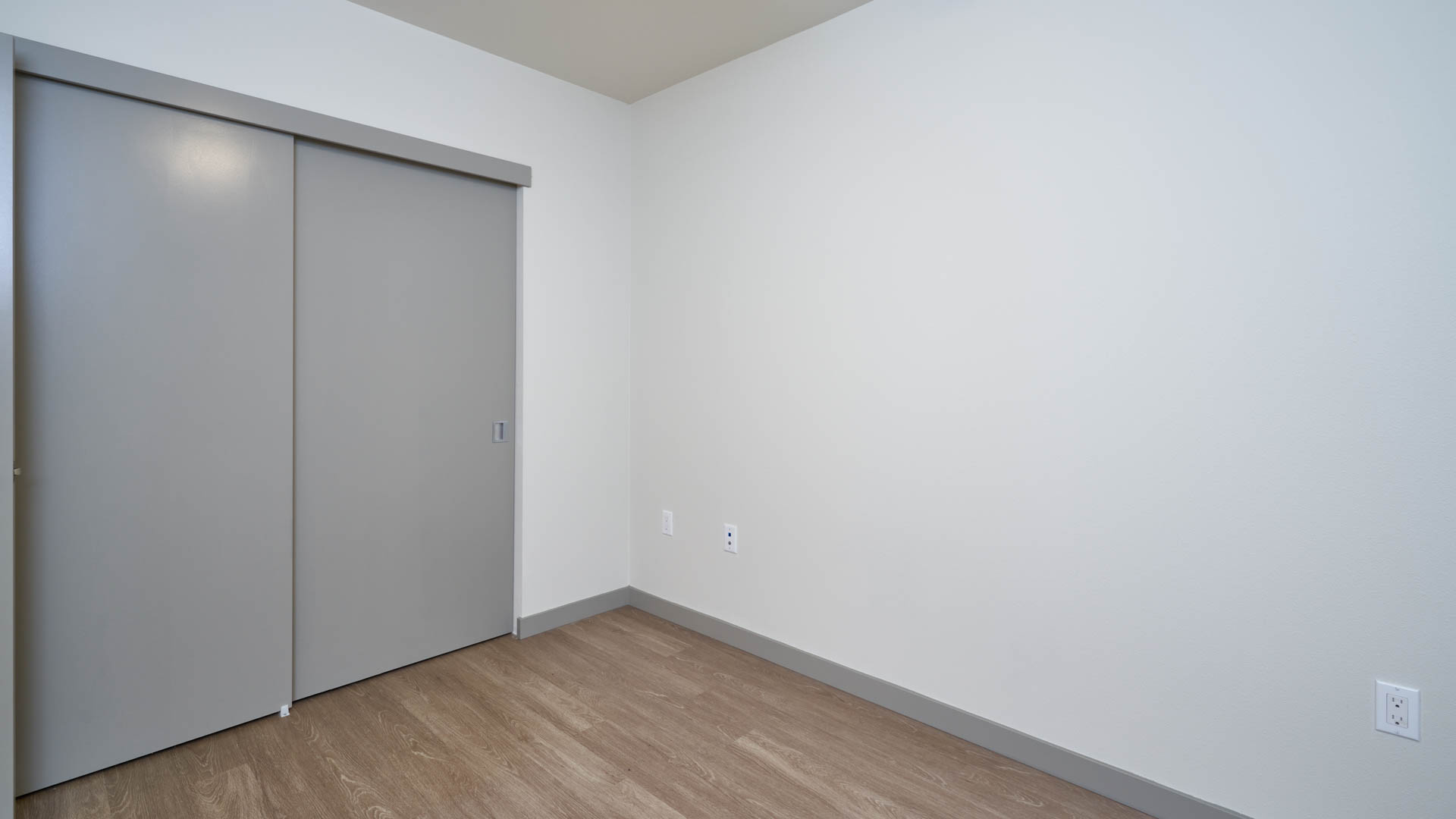 Saxton Apartments 2 of 9
