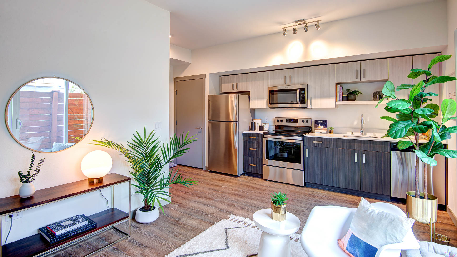 Lane Apartments 4 of 9