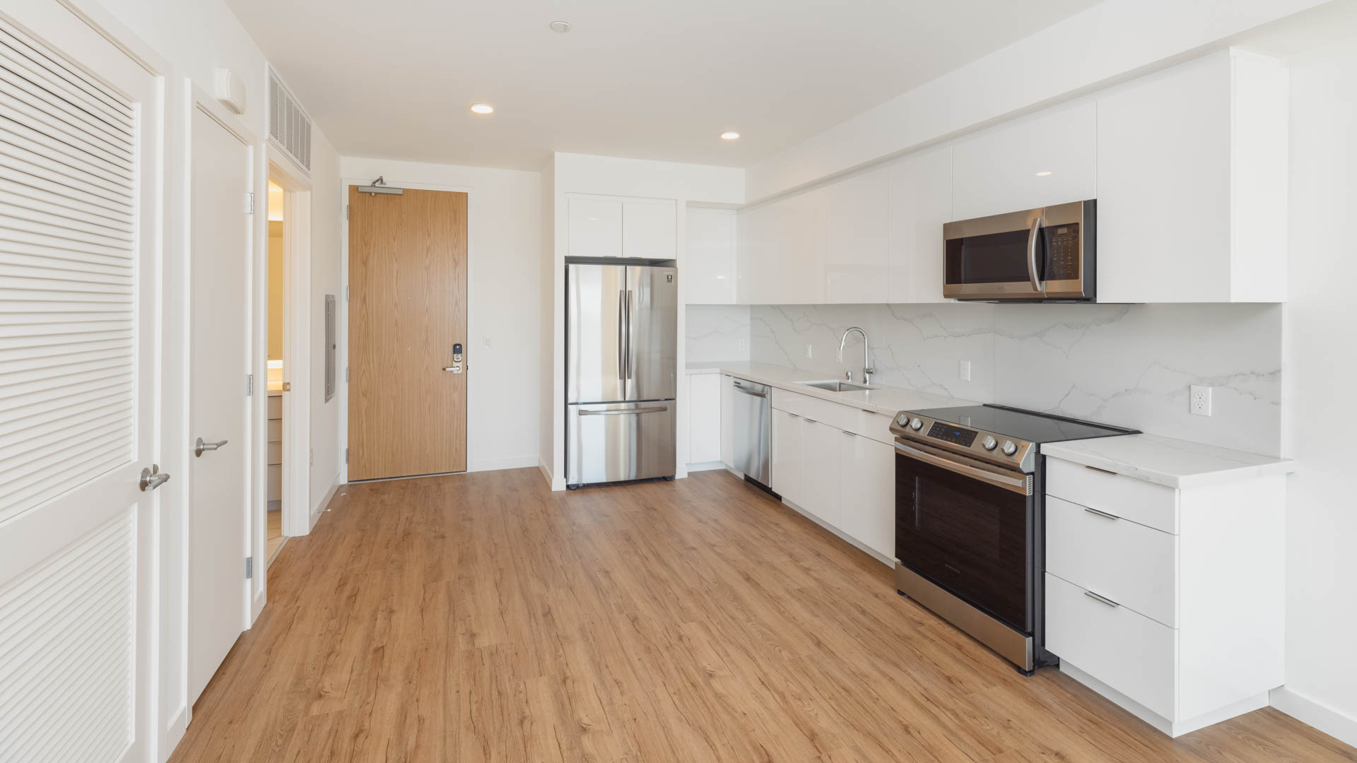 Aero Apartments 5 of 12