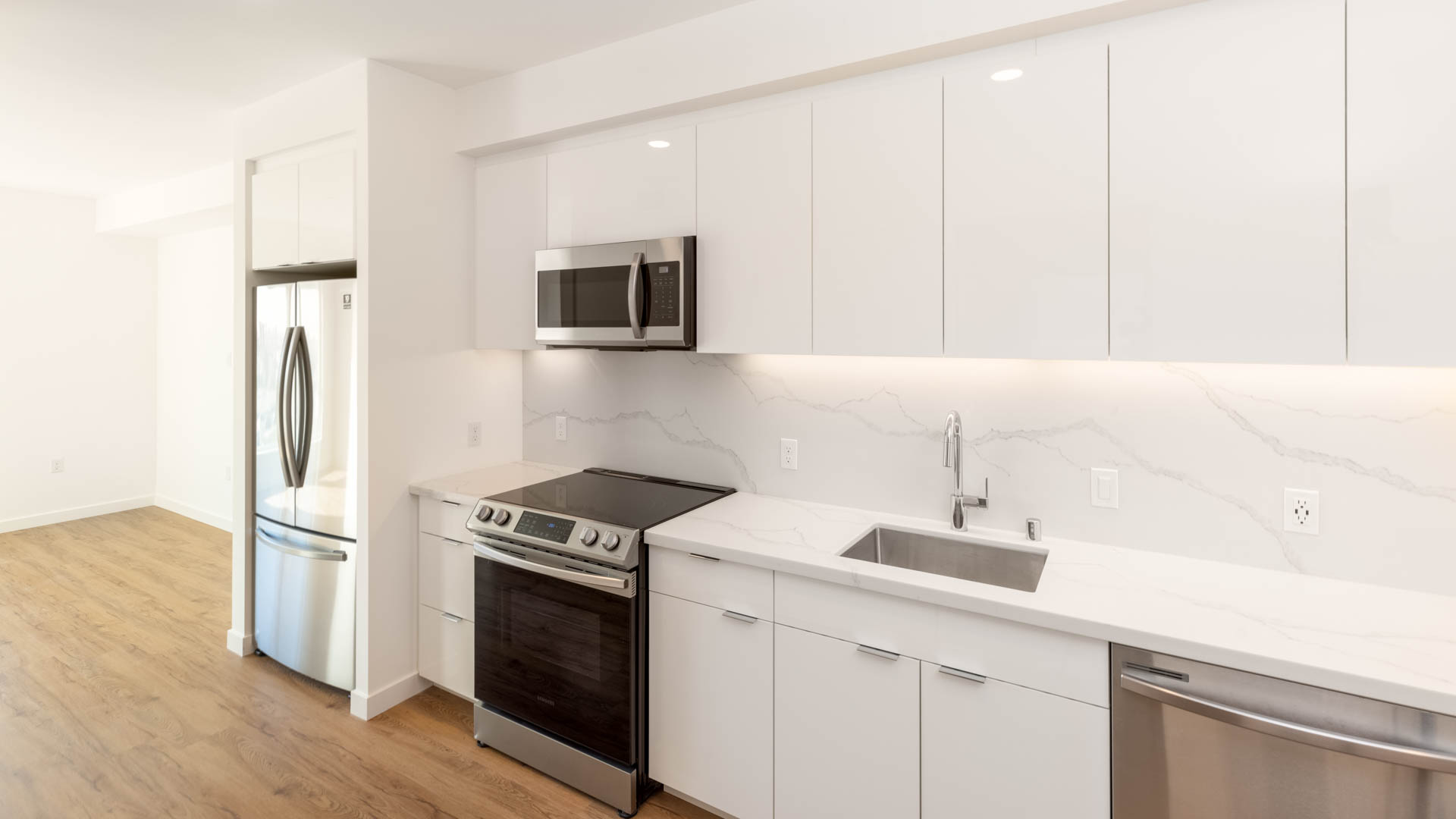 Aero Apartments 7 of 12