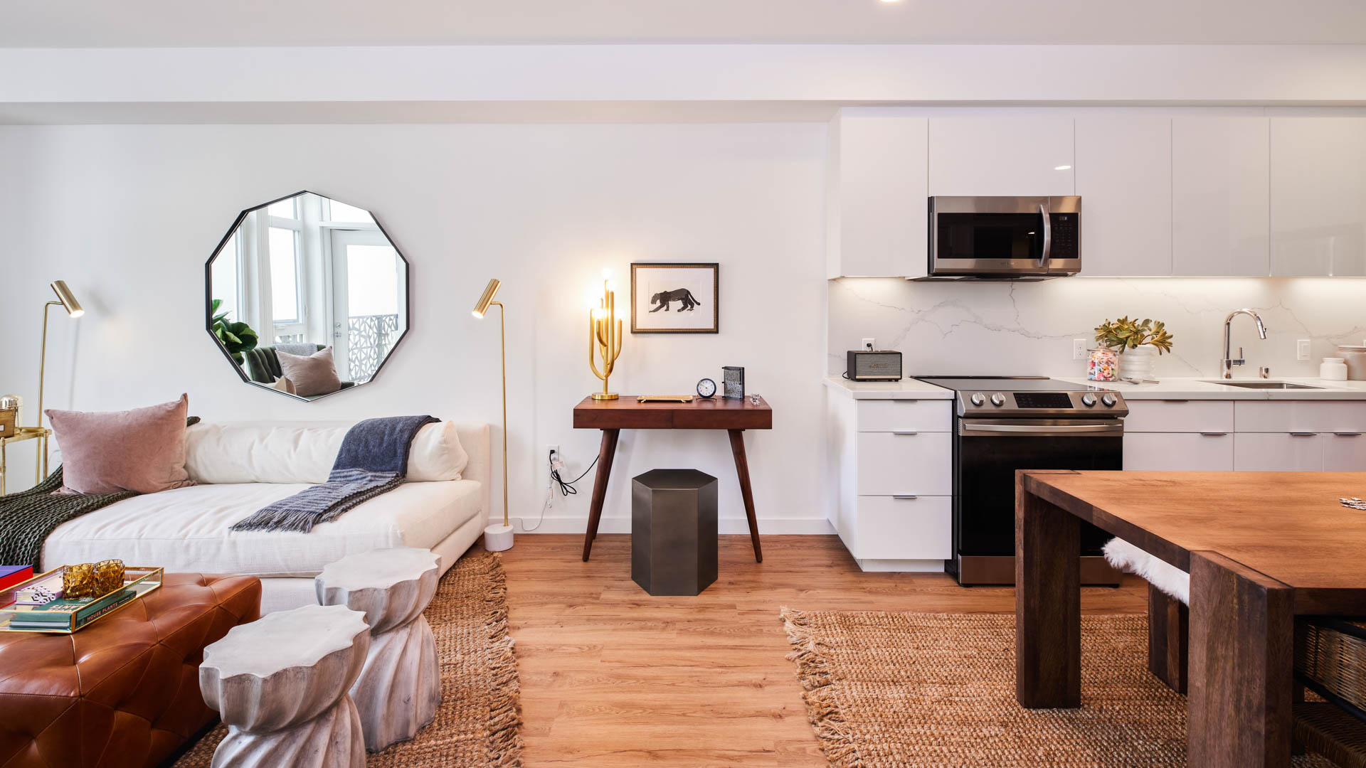 Aero Apartments 8 of 14