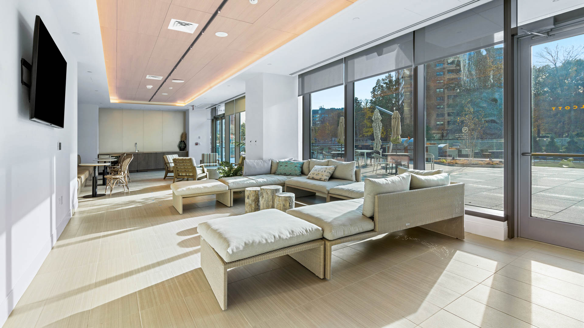 Lounge at Alcott Apartments (5 of 8)