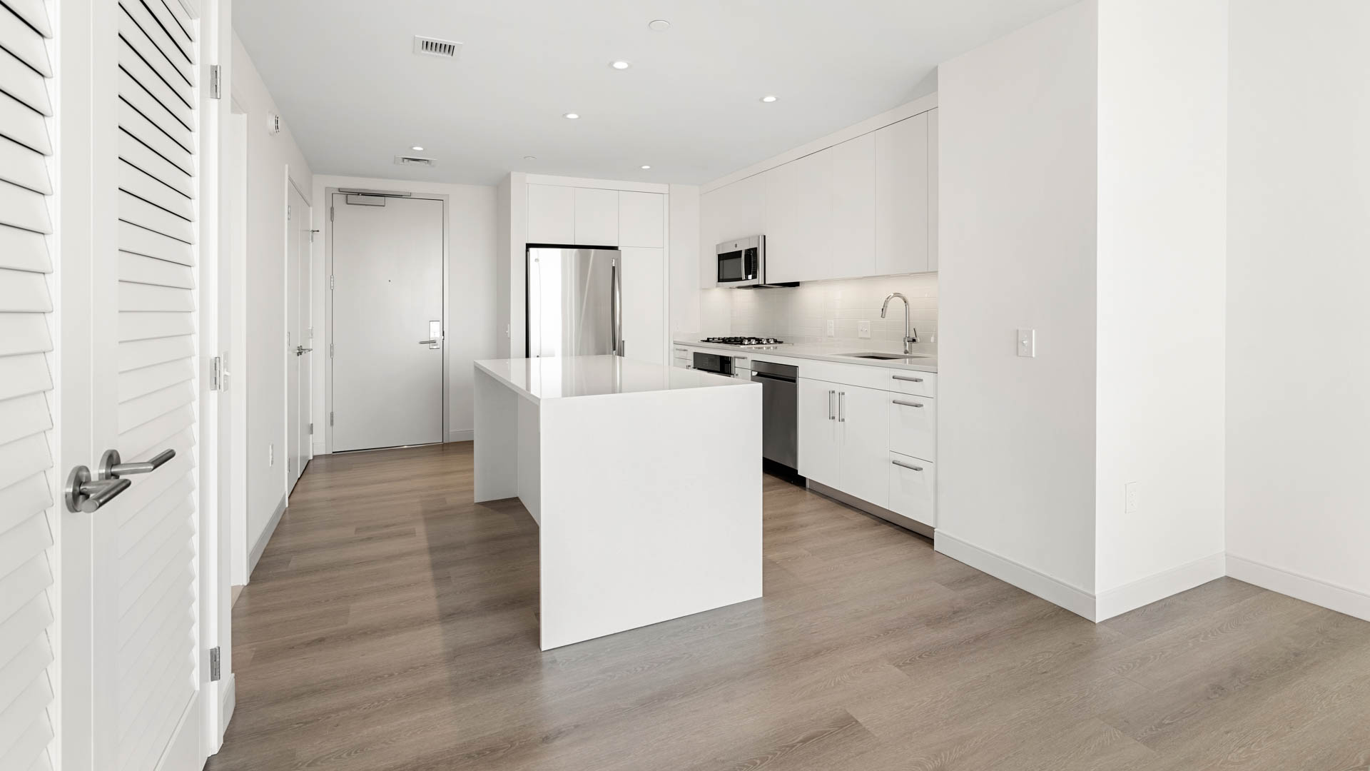 Alcott Apartments 5 of 9