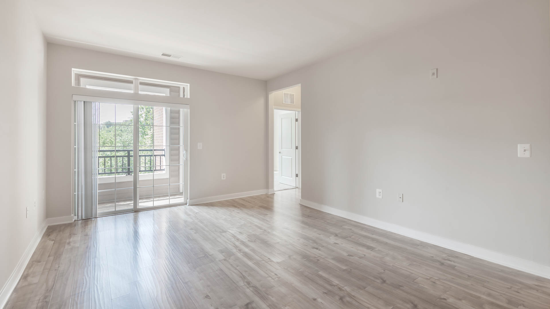 Radiant Fairfax Ridge Apartments 12 of 12