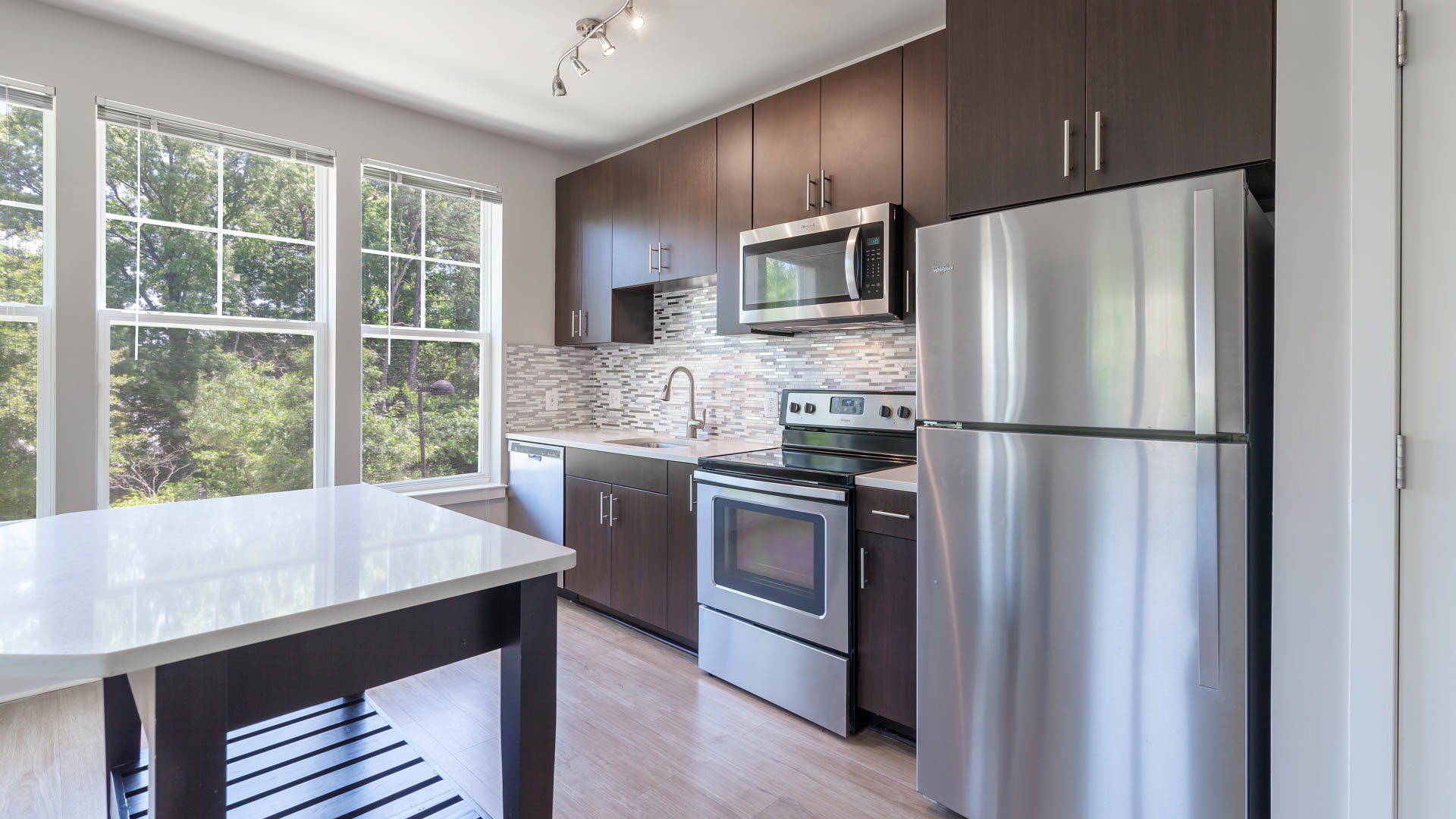 Radiant Fairfax Ridge Apartments 4 of 12