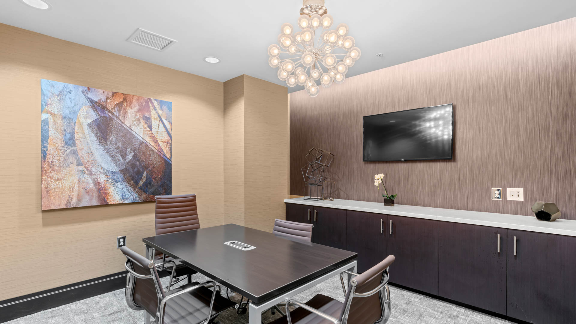 Business center at Radiant Fairfax Ridge Apartments (1 of 2)