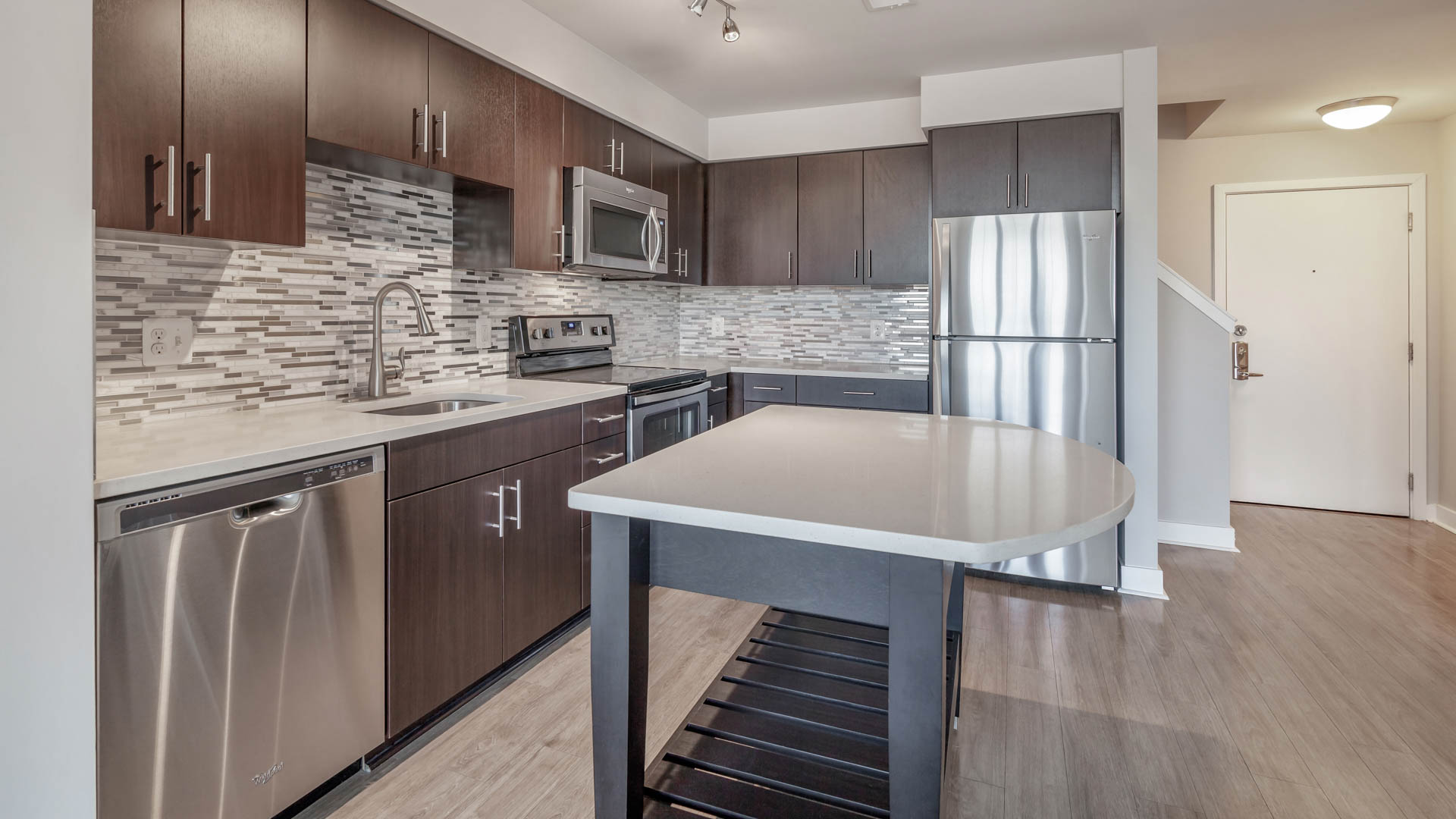 Radiant Fairfax Ridge Apartments 2 of 12
