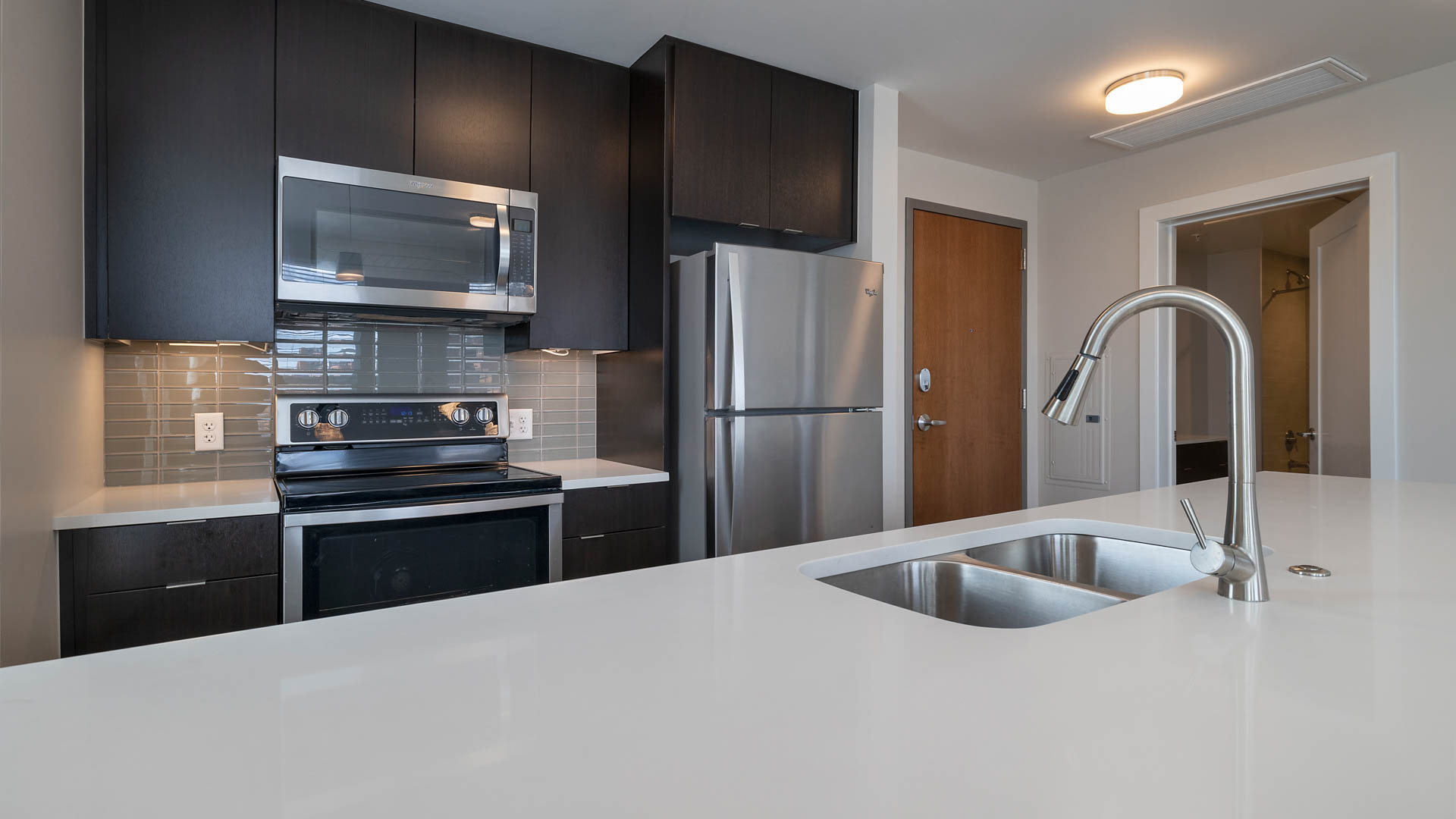 Theo Apartments 7 of 12
