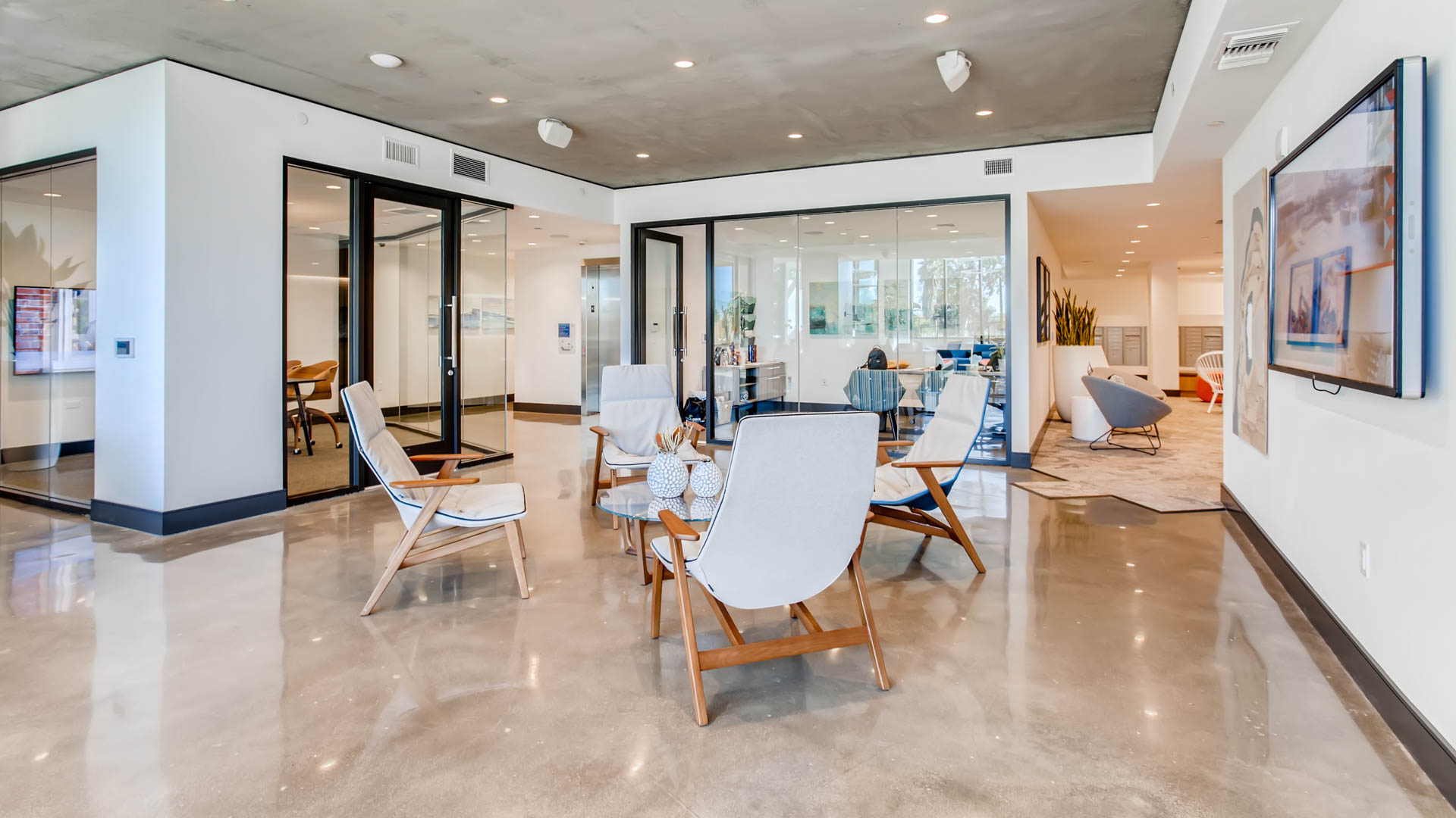 Mara Pacific Beach Apartments 5 of 12