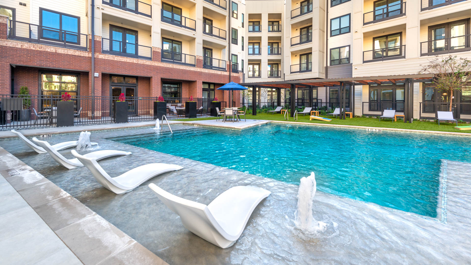 Pool at Kilby Apartments (1 of 4)